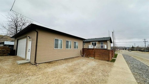 609 1 Street Sw, Drumheller, AB - Outdoor