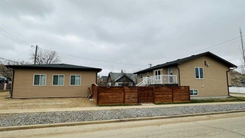 609 1 Street Sw, Drumheller, AB - Outdoor