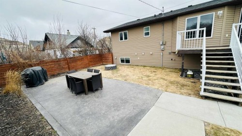 609 1 Street Sw, Drumheller, AB - Outdoor With Exterior