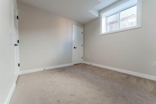 157 10 Avenue Se, Drumheller, AB - Indoor Photo Showing Other Room