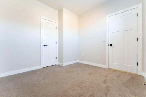 157 10 Avenue Se, Drumheller, AB - Indoor Photo Showing Other Room