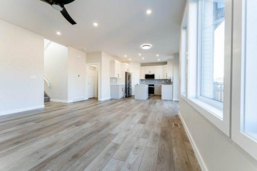 157 10 Avenue Se, Drumheller, AB - Indoor Photo Showing Other Room