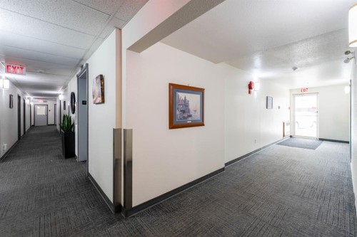 108-190 3 Avenue, Drumheller, AB - Indoor Photo Showing Other Room