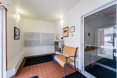108-190 3 Avenue, Drumheller, AB - Indoor