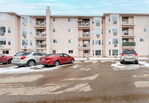 108-190 3 Avenue, Drumheller, AB - Outdoor With Facade
