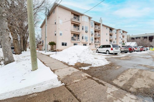 108-190 3 Avenue, Drumheller, AB - Outdoor With Facade
