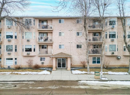 108-190 3 Avenue, Drumheller, AB - Outdoor With Facade