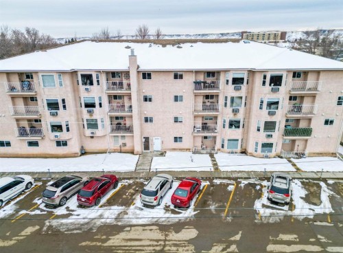 108-190 3 Avenue, Drumheller, AB - Outdoor With Facade
