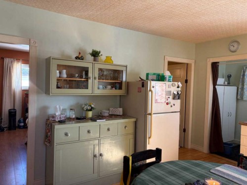 120 1 Avenue, Wimborne, AB - Indoor Photo Showing Other Room