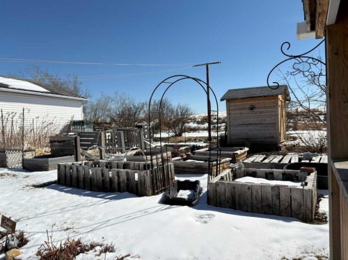 120 1 Avenue, Wimborne, AB - Outdoor