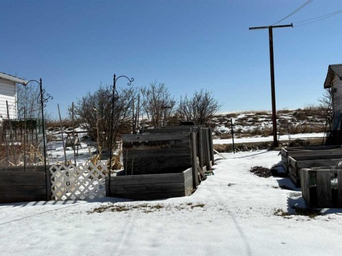 120 1 Avenue, Wimborne, AB - Outdoor