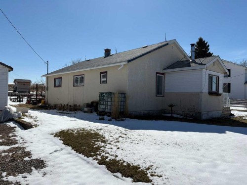 120 1 Avenue, Wimborne, AB - Outdoor With Exterior