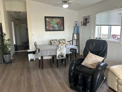 1708 2Nd Avenue East, Brooks, AB - Indoor Photo Showing Living Room