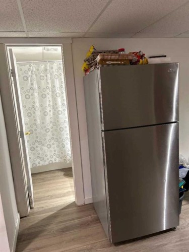 1708 2Nd Avenue East, Brooks, AB - Indoor