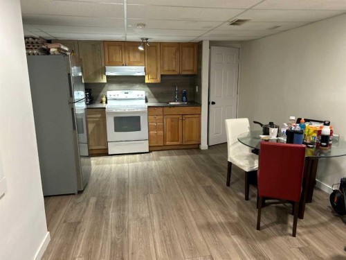 1708 2Nd Avenue East, Brooks, AB - Indoor Photo Showing Kitchen