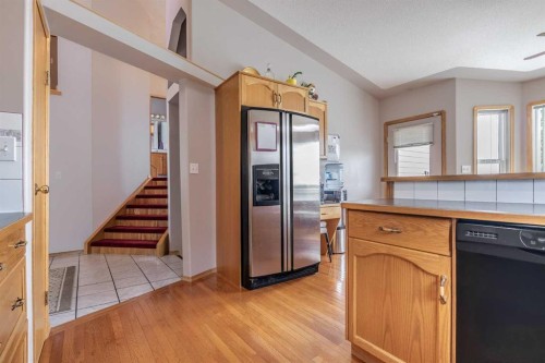 27 Upland Manor, Brooks, AB - Indoor Photo Showing Kitchen