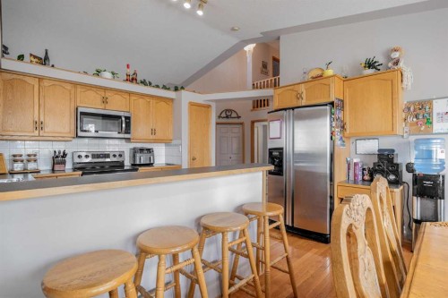 27 Upland Manor, Brooks, AB - Indoor Photo Showing Kitchen