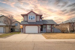 27 Upland Manor Brooks, AB T1R 1L4