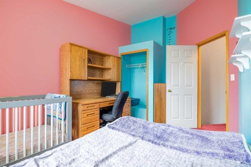 27 Upland Manor, Brooks, AB - Indoor Photo Showing Bedroom