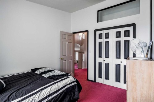 27 Upland Manor, Brooks, AB - Indoor Photo Showing Bedroom
