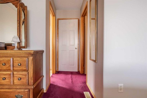 27 Upland Manor, Brooks, AB - Indoor Photo Showing Other Room