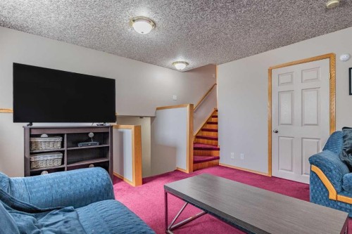 27 Upland Manor, Brooks, AB - Indoor Photo Showing Other Room