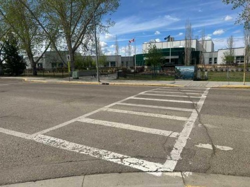 144 Upland Boulevard West, Brooks, AB - Outdoor