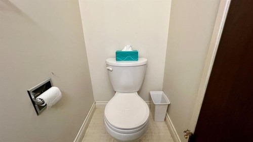 177 Shacker Cres, Hanna, AB - Indoor Photo Showing Bathroom
