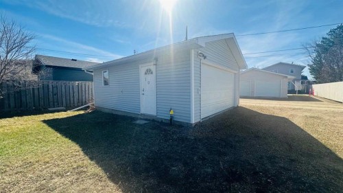 103 24 Street Nw, Drumheller, AB 