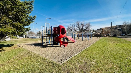 103 24 Street Nw, Drumheller, AB 