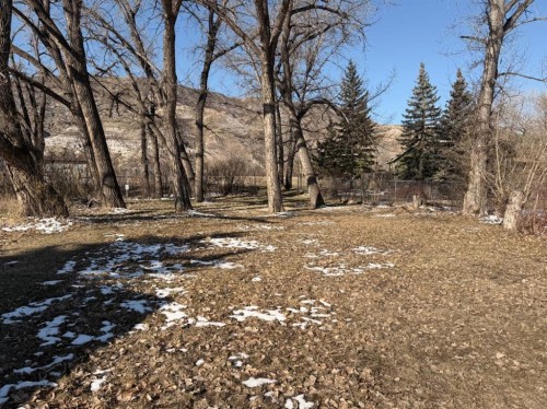 424 River Drive, Drumheller, AB 