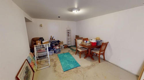 305 2 Avenue, Bassano, AB - Indoor Photo Showing Other Room