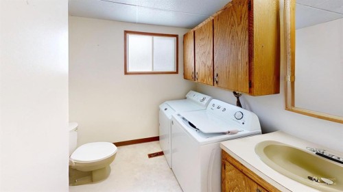 305 2 Avenue, Bassano, AB - Indoor