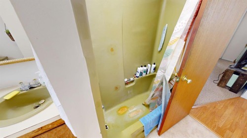 305 2 Avenue, Bassano, AB - Indoor Photo Showing Other Room