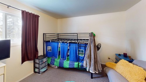 305 2 Avenue, Bassano, AB - Indoor Photo Showing Bedroom