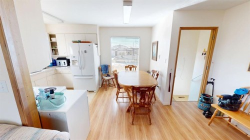 305 2 Avenue, Bassano, AB - Indoor Photo Showing Dining Room