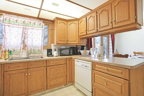 40 Charlesworth Crescent East, Brooks, AB 