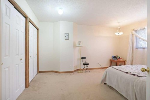 40 Charlesworth Crescent East, Brooks, AB 
