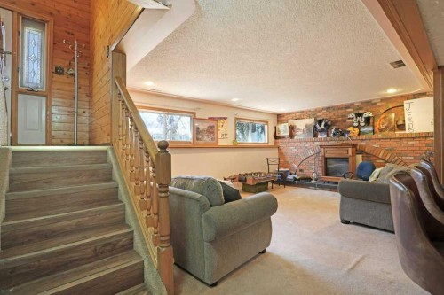 40 Charlesworth Crescent East, Brooks, AB 