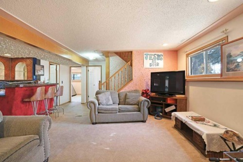 40 Charlesworth Crescent East, Brooks, AB 