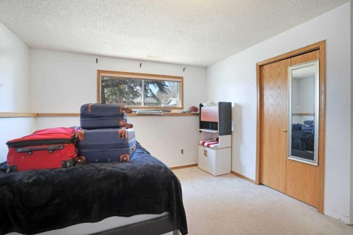 40 Charlesworth Crescent East, Brooks, AB 