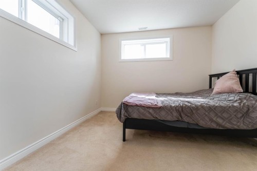 1258 1 Avenue Nw, Drumheller, AB - Indoor Photo Showing Bedroom