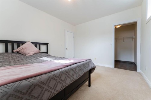 1258 1 Avenue Nw, Drumheller, AB - Indoor Photo Showing Bedroom