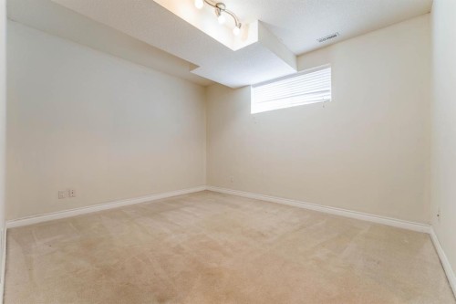 1258 1 Avenue Nw, Drumheller, AB - Indoor Photo Showing Other Room