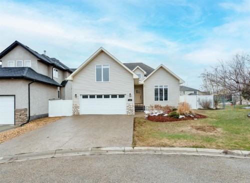 1258 1 Avenue Nw, Drumheller, AB - Outdoor With Facade