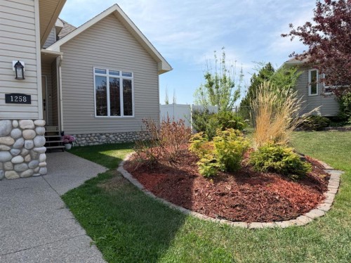1258 1 Avenue Nw, Drumheller, AB - Outdoor
