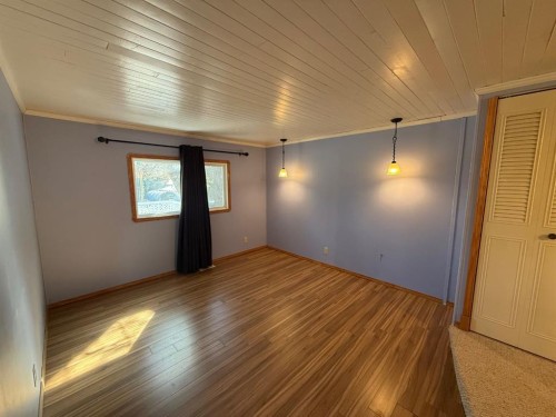 317 Hillside Avenue, Carbon, AB - Indoor Photo Showing Other Room