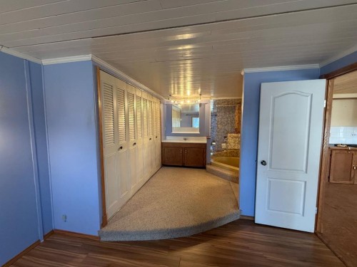 317 Hillside Avenue, Carbon, AB - Indoor Photo Showing Other Room
