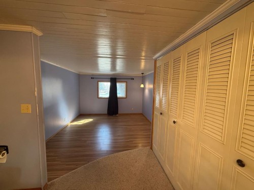 317 Hillside Avenue, Carbon, AB - Indoor Photo Showing Other Room