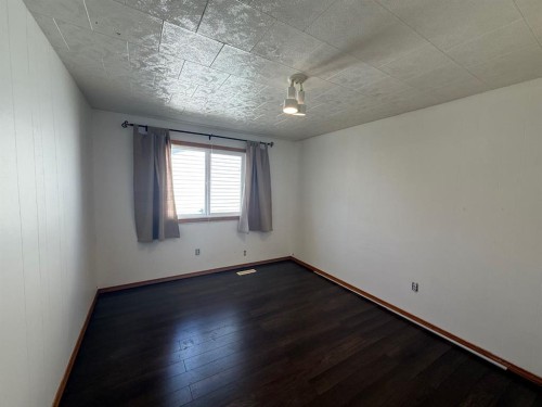 317 Hillside Avenue, Carbon, AB - Indoor Photo Showing Other Room